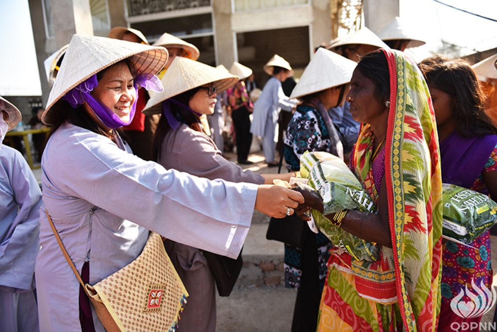 Quỹ Đạo Phật Ngày Nay - Tổng Kết Chương Trình Trao Quà Từ Thiện Và Cúng Dường Trai Tăng Tại Ấn Độ (C103)