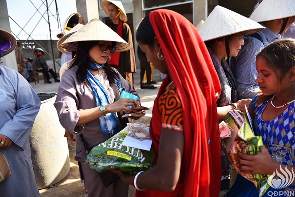 Quỹ Đạo Phật Ngày Nay - Tổng Kết Chương Trình Trao Quà Từ Thiện Và Cúng Dường Trai Tăng Tại Ấn Độ (C103)