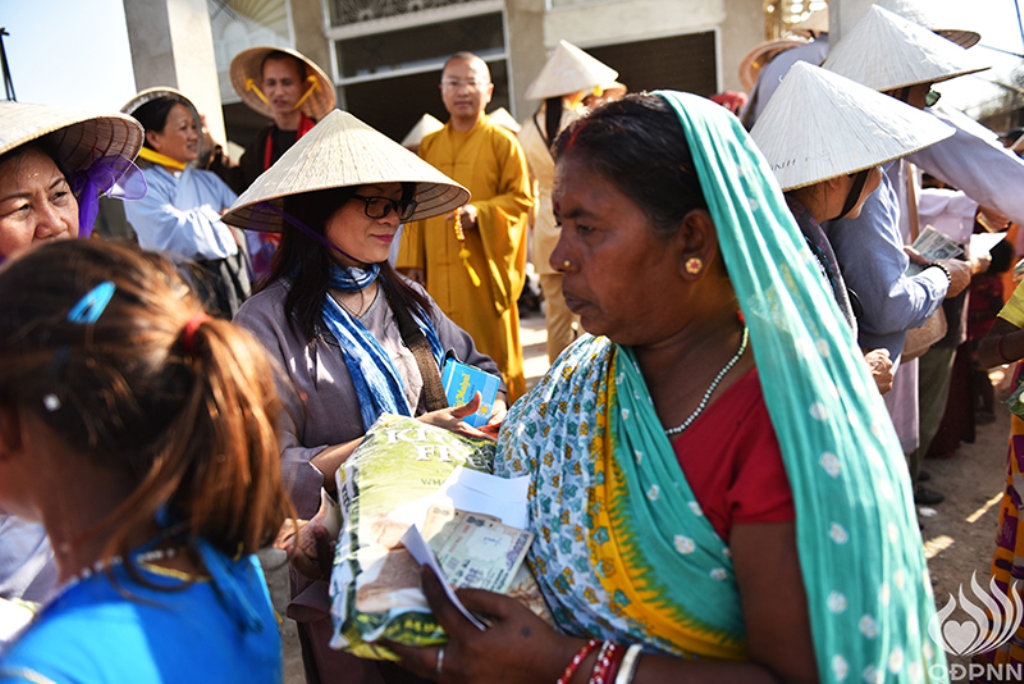 Quỹ Đạo Phật Ngày Nay - Tổng Kết Chương Trình Trao Quà Từ Thiện Và Cúng Dường Trai Tăng Tại Ấn Độ (C103)