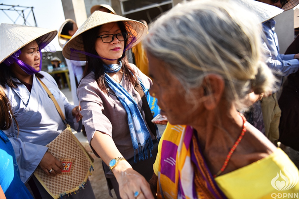 Quỹ Đạo Phật Ngày Nay - Tổng Kết Chương Trình Trao Quà Từ Thiện Và Cúng Dường Trai Tăng Tại Ấn Độ (C103)