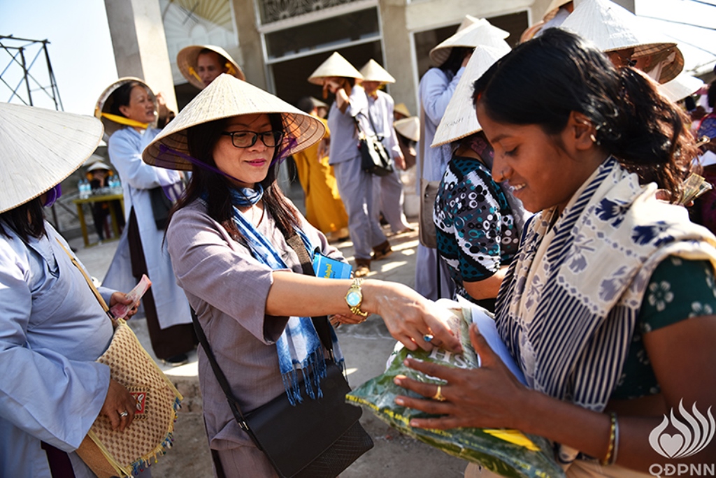 Quỹ Đạo Phật Ngày Nay - Tổng Kết Chương Trình Trao Quà Từ Thiện Và Cúng Dường Trai Tăng Tại Ấn Độ (C103)