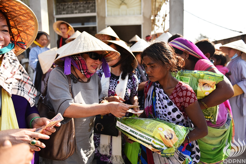 Quỹ Đạo Phật Ngày Nay - Tổng Kết Chương Trình Trao Quà Từ Thiện Và Cúng Dường Trai Tăng Tại Ấn Độ (C103)