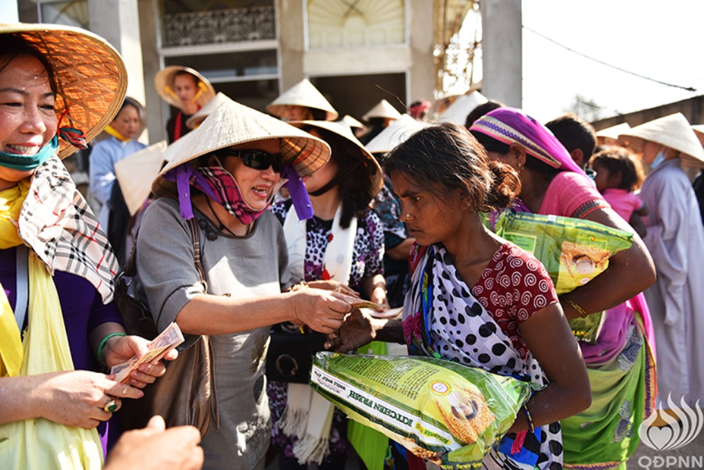 Quỹ Đạo Phật Ngày Nay - Tổng Kết Chương Trình Trao Quà Từ Thiện Và Cúng Dường Trai Tăng Tại Ấn Độ (C103)