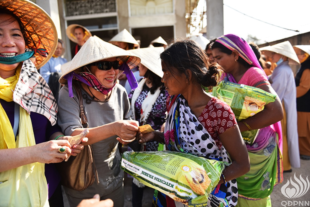 Quỹ Đạo Phật Ngày Nay - Tổng Kết Chương Trình Trao Quà Từ Thiện Và Cúng Dường Trai Tăng Tại Ấn Độ (C103)