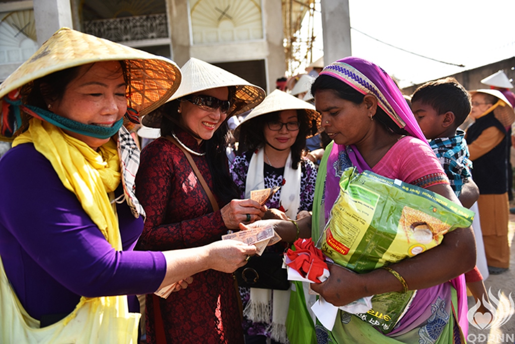 Quỹ Đạo Phật Ngày Nay - Tổng Kết Chương Trình Trao Quà Từ Thiện Và Cúng Dường Trai Tăng Tại Ấn Độ (C103)