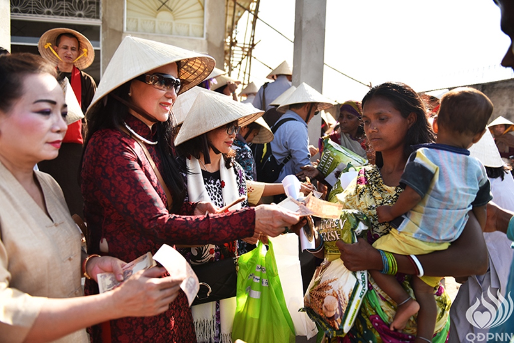 Quỹ Đạo Phật Ngày Nay - Tổng Kết Chương Trình Trao Quà Từ Thiện Và Cúng Dường Trai Tăng Tại Ấn Độ (C103)