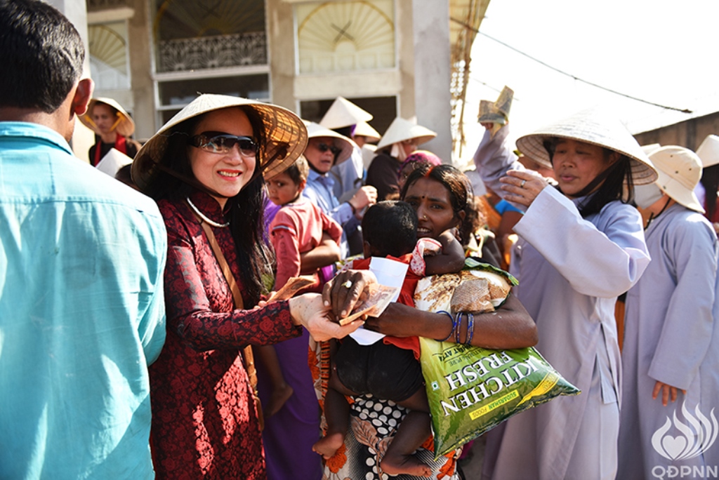 Quỹ Đạo Phật Ngày Nay - Tổng Kết Chương Trình Trao Quà Từ Thiện Và Cúng Dường Trai Tăng Tại Ấn Độ (C103)