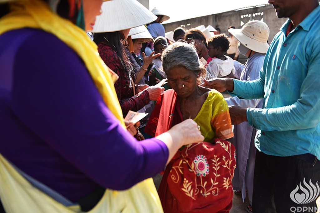 Quỹ Đạo Phật Ngày Nay - Tổng Kết Chương Trình Trao Quà Từ Thiện Và Cúng Dường Trai Tăng Tại Ấn Độ (C103)