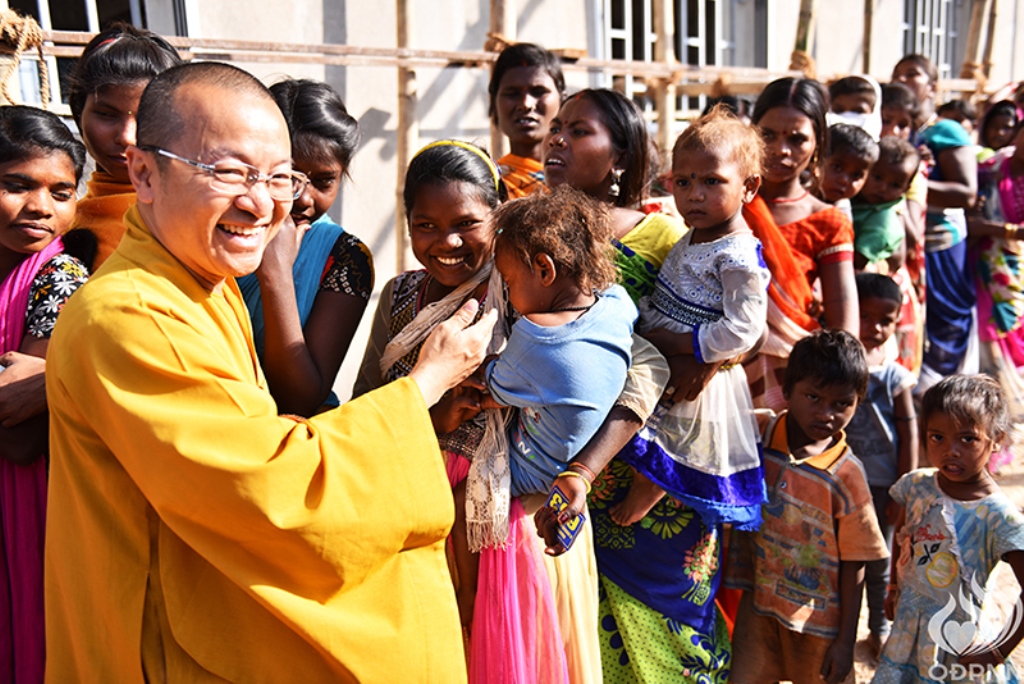Quỹ Đạo Phật Ngày Nay - Tổng Kết Chương Trình Trao Quà Từ Thiện Và Cúng Dường Trai Tăng Tại Ấn Độ (C103)