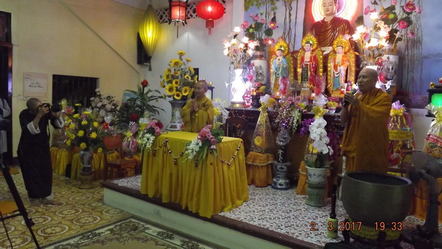 Thượng tọa Thích Nhật Từ thuyết giảng tại Khánh Hòa.