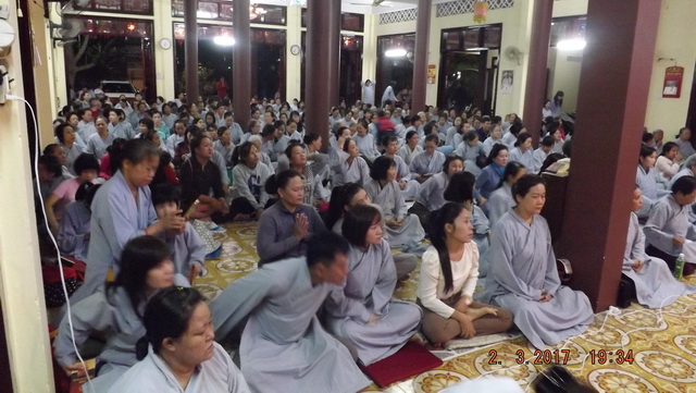 Thượng tọa Thích Nhật Từ thuyết giảng tại Khánh Hòa.