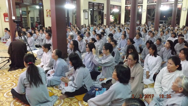 Thượng tọa Thích Nhật Từ thuyết giảng tại Khánh Hòa.
