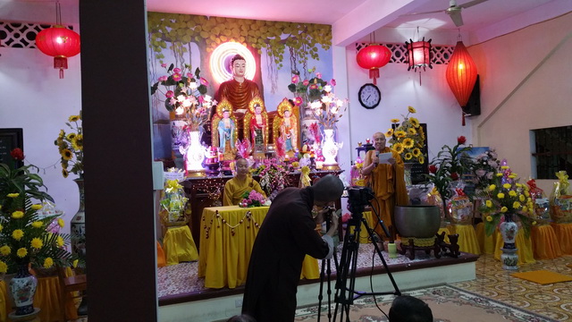 Thượng tọa Thích Nhật Từ thuyết giảng tại Khánh Hòa.