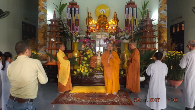 Lễ chùa đầu năm