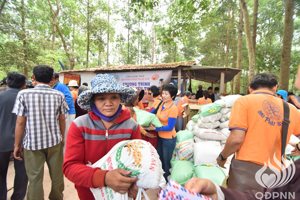 Quỹ Đạo Phật Ngày Nay: Tổng kết chương trình “Trao tặng yêu thương” đợt 2  tại hồ  Dầu Tiếng Tây Ninh (C100)