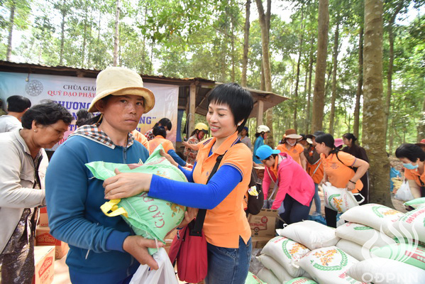 Quỹ Đạo Phật Ngày Nay: Tổng kết chương trình “Trao tặng yêu thương” đợt 2  tại hồ  Dầu Tiếng Tây Ninh (C100)