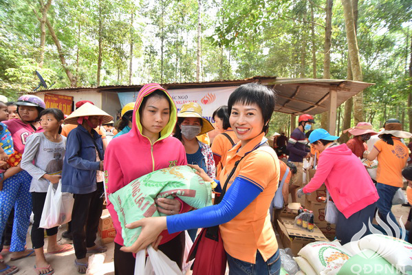 Quỹ Đạo Phật Ngày Nay: Tổng kết chương trình “Trao tặng yêu thương” đợt 2  tại hồ  Dầu Tiếng Tây Ninh (C100)