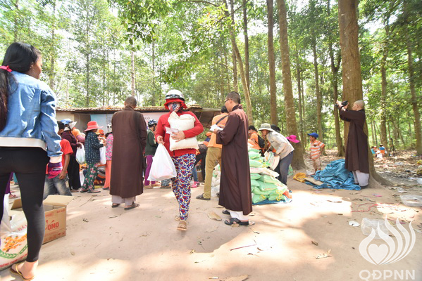 Quỹ Đạo Phật Ngày Nay: Tổng kết chương trình “Trao tặng yêu thương” đợt 2  tại hồ  Dầu Tiếng Tây Ninh (C100)