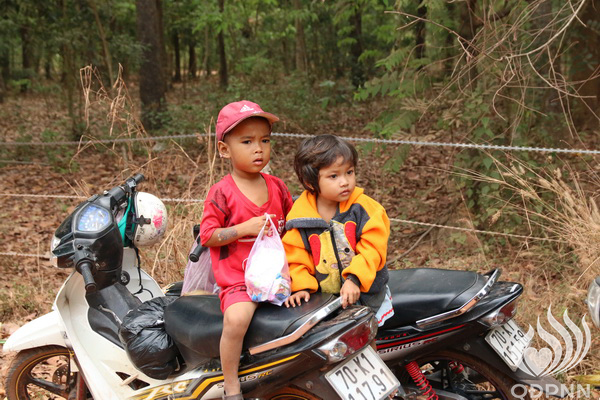 Quỹ Đạo Phật Ngày Nay: Tổng kết chương trình “Trao tặng yêu thương” đợt 2  tại hồ  Dầu Tiếng Tây Ninh (C100)