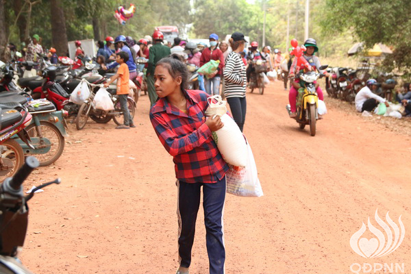 Quỹ Đạo Phật Ngày Nay: Tổng kết chương trình “Trao tặng yêu thương” đợt 2  tại hồ  Dầu Tiếng Tây Ninh (C100)