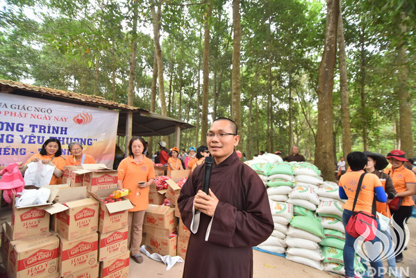 Quỹ Đạo Phật Ngày Nay: Tổng kết chương trình “Trao tặng yêu thương” đợt 2  tại hồ  Dầu Tiếng Tây Ninh (C100)