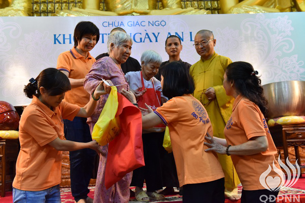 Quỹ Đạo Phật Ngày Nay - Tổng Kết Chương Trình  Trao Tặng Yêu Thương Cho Người Khiếm Thị C104