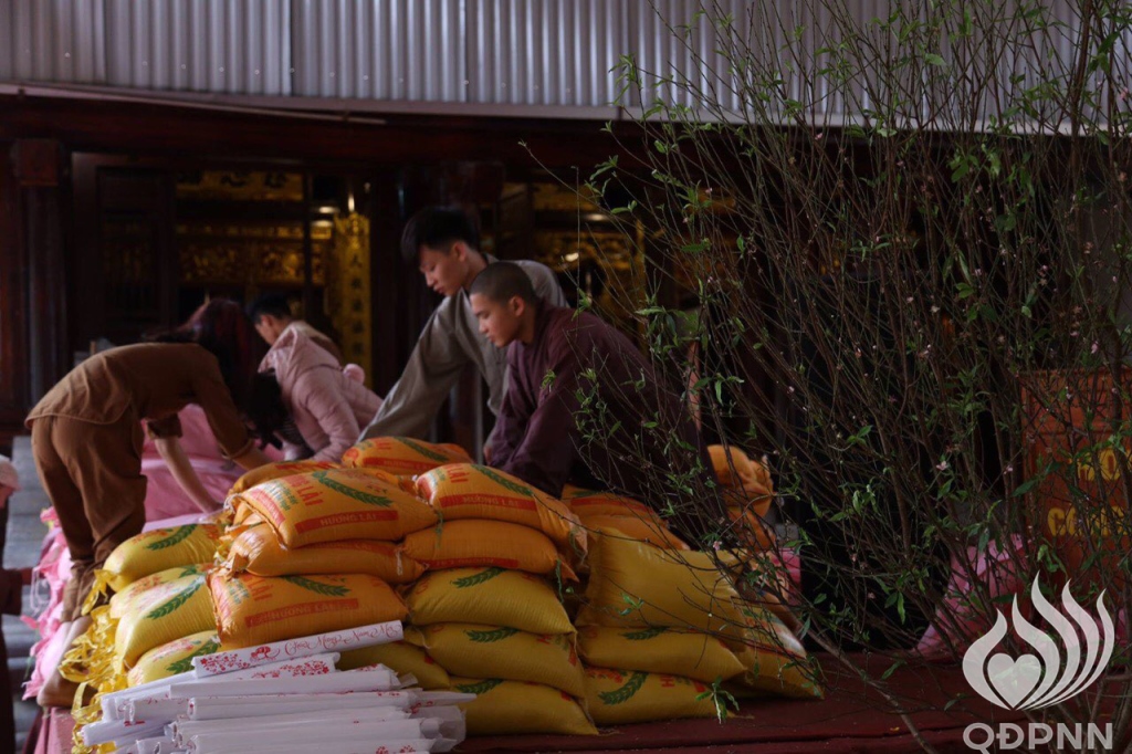 Quỹ Đạo Phật Ngày Nay - Tổng kết chương trình Quà Tết Yêu Thương - Đợt 2 tại TP. Hồ Chí Minh, Hà Tĩnh, Quảng Ngãi (C95)