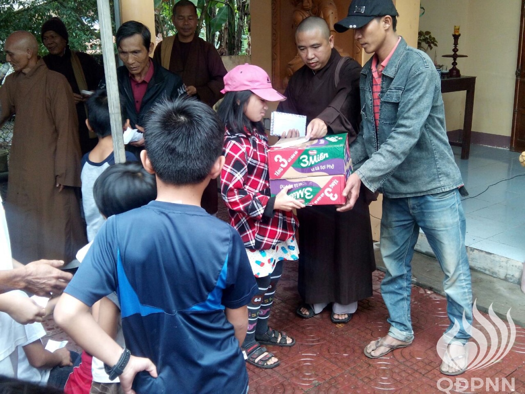 Quỹ Đạo Phật Ngày Nay - Tổng kết chương trình Quà Tết Yêu Thương - Đợt 2 tại TP. Hồ Chí Minh, Hà Tĩnh, Quảng Ngãi (C95)