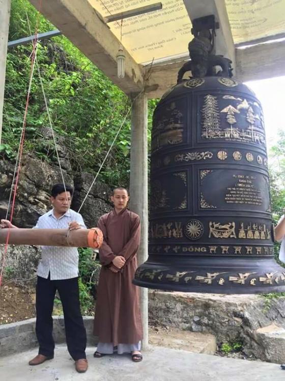 Lãnh đạo huyện Quan Hóa chúc mừng Phật đản chùa Ông