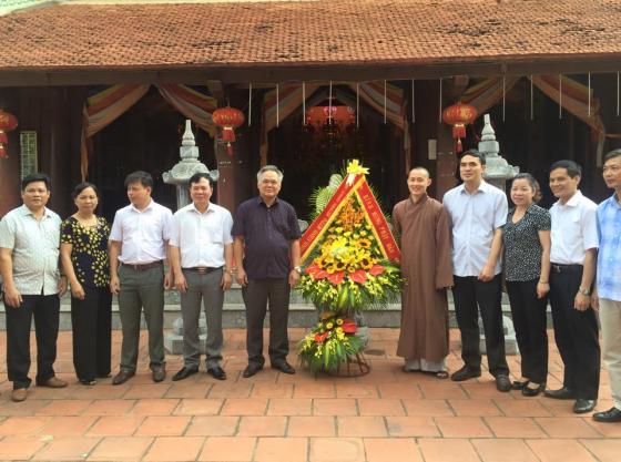 Lãnh đạo huyện Quan Hóa chúc mừng Phật đản chùa Ông