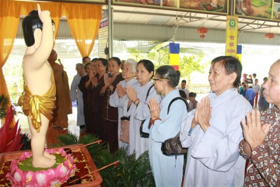Đón mừng Phật Đản PL. 2561 tại chùa Lễ Động-Triệu Sơn