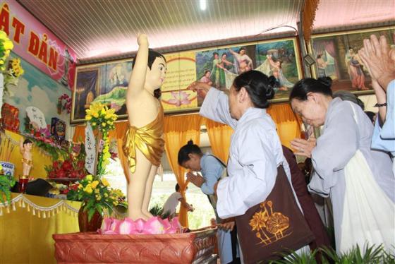 Đón mừng Phật Đản PL. 2561 tại chùa Lễ Động-Triệu Sơn