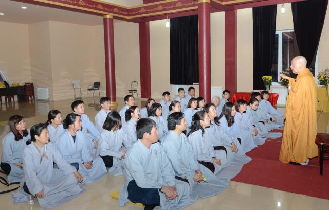 Hòa thượng Thích Thái Siêu giảng pháp tại chùa Thảo đường Moscow