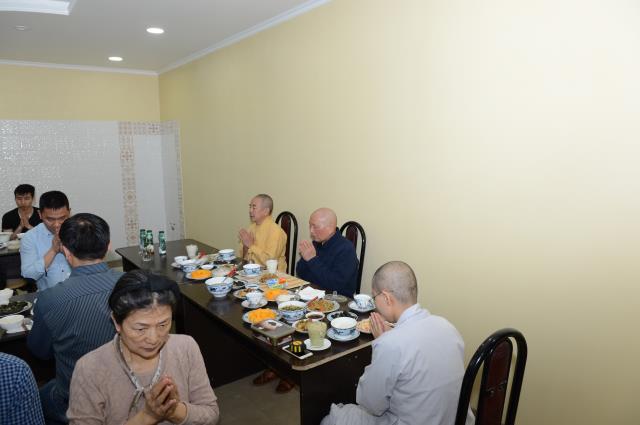 Hòa thượng Thích Thái Siêu giảng pháp tại chùa Thảo đường Moscow