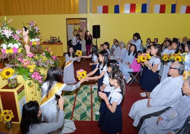 Đại Lễ Phật Đản Tại Niệm Phật Đường Fremont, Hoa Kỳ