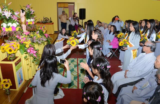 Đại Lễ Phật Đản Tại Niệm Phật Đường Fremont, Hoa Kỳ