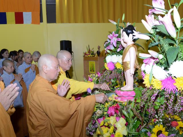 Đại Lễ Phật Đản Tại Niệm Phật Đường Fremont, Hoa Kỳ