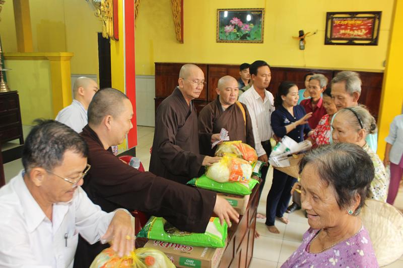 Phật Đản tại Đồng Tháp với việc làm hữu ích