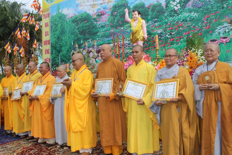 Trang nghiêm Đại lễ Phật đản PL. 2561 tại Đồng Tháp