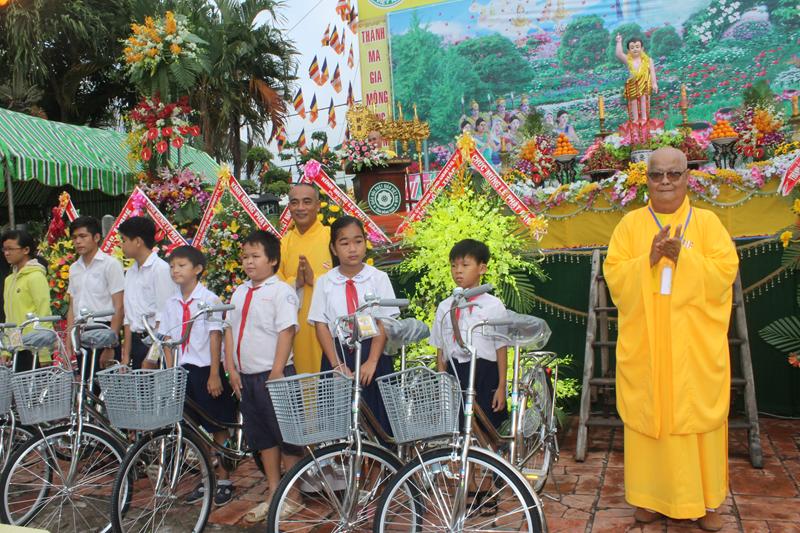 Trang nghiêm Đại lễ Phật đản PL. 2561 tại Đồng Tháp