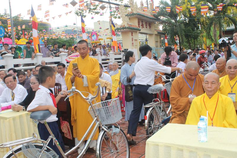 Trang nghiêm Đại lễ Phật đản PL. 2561 tại Đồng Tháp