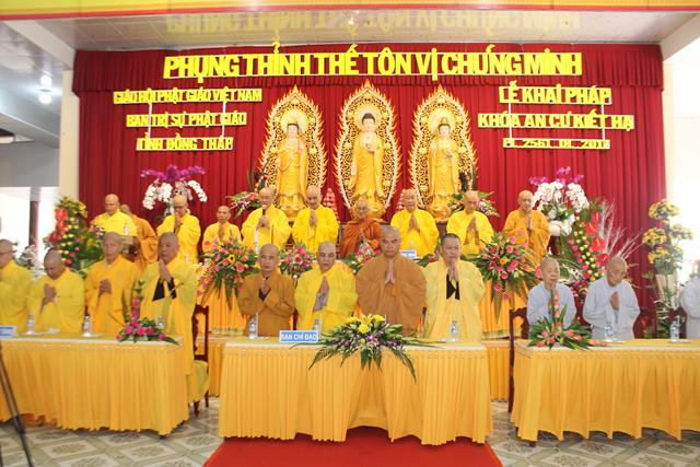 Đồng Tháp: Khai giảng an cư kiết hạ cho 304 chúng nội tự Chùa Hưng Thiền