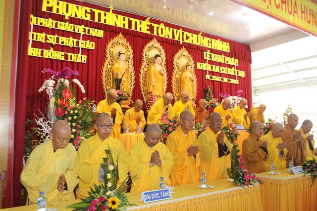 Đồng Tháp: Khai giảng an cư kiết hạ cho 304 chúng nội tự Chùa Hưng Thiền