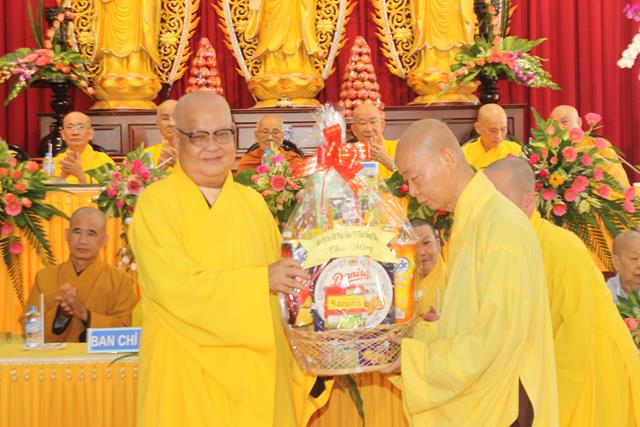 Đồng Tháp: Khai giảng an cư kiết hạ cho 304 chúng nội tự Chùa Hưng Thiền