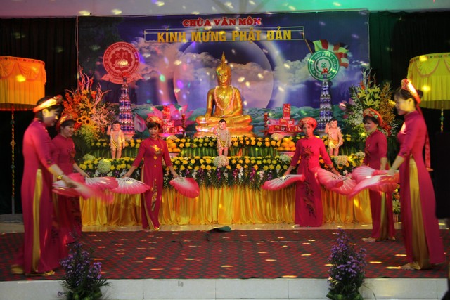 Thái Bình: Phật đản về với chùa Văn Môn
