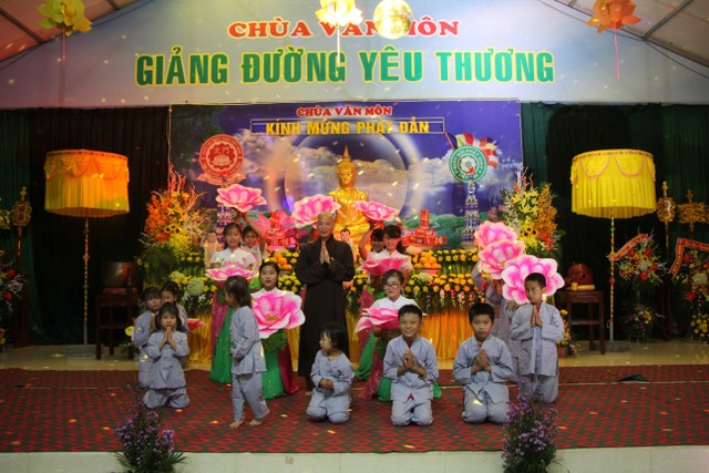 Thái Bình: Phật đản về với chùa Văn Môn