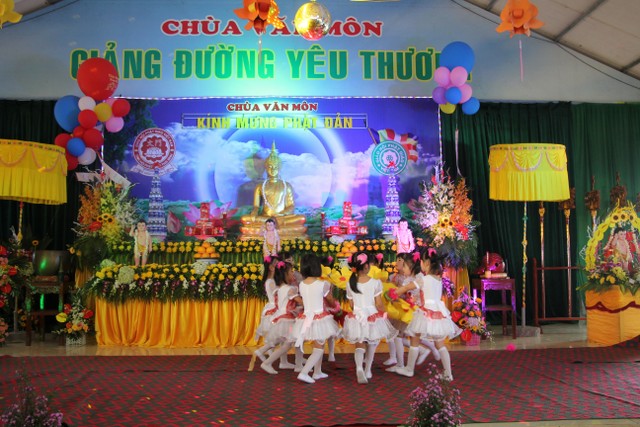Thái Bình: Phật đản về với chùa Văn Môn