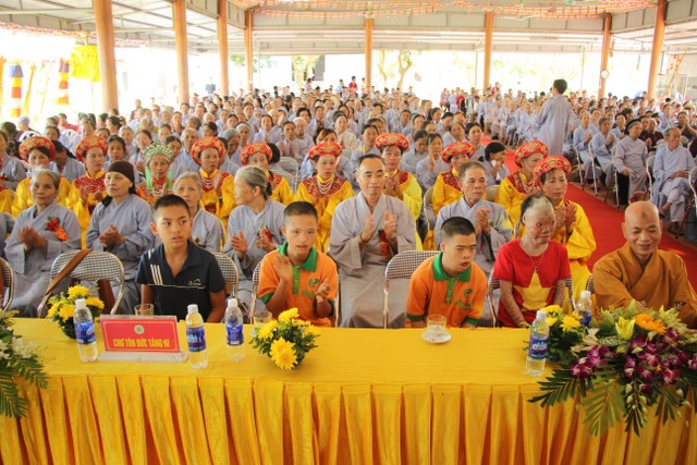 Thái Bình: Phật đản về với chùa Văn Môn