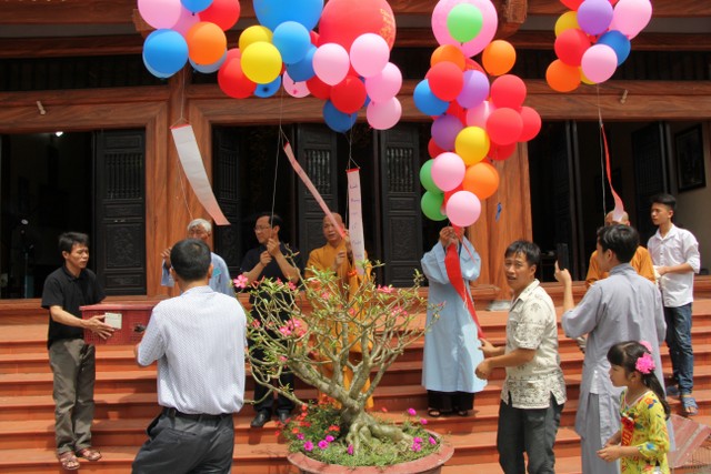 Thái Bình: Phật đản về với chùa Văn Môn