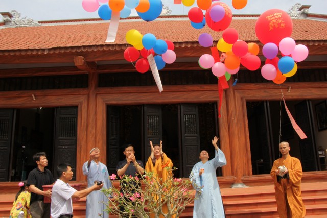 Thái Bình: Phật đản về với chùa Văn Môn